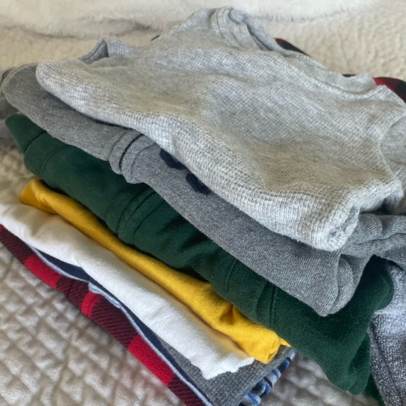 BABY BOY SIZE 9 MONTHS FALL/WINTER CLOTHING BUNDLE - Picture 11 of 11
